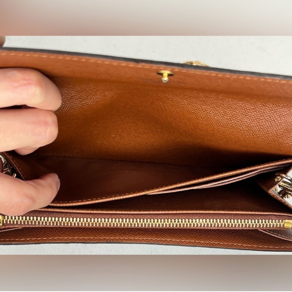 💯 Authentic Louis Vuitton Monogram Sarah Wallet on Chain - Picture 15 of 16